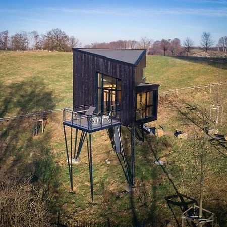 Semesterbostad Treeangle - K1 Baumhaus *